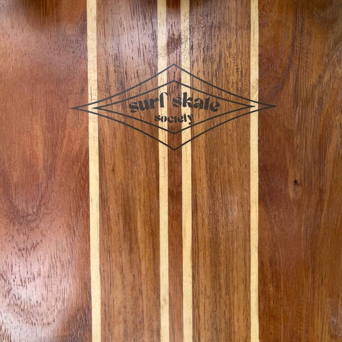 Tabla Única Hecha a Mano – Fishy 32.8” – con/sin Carver C7