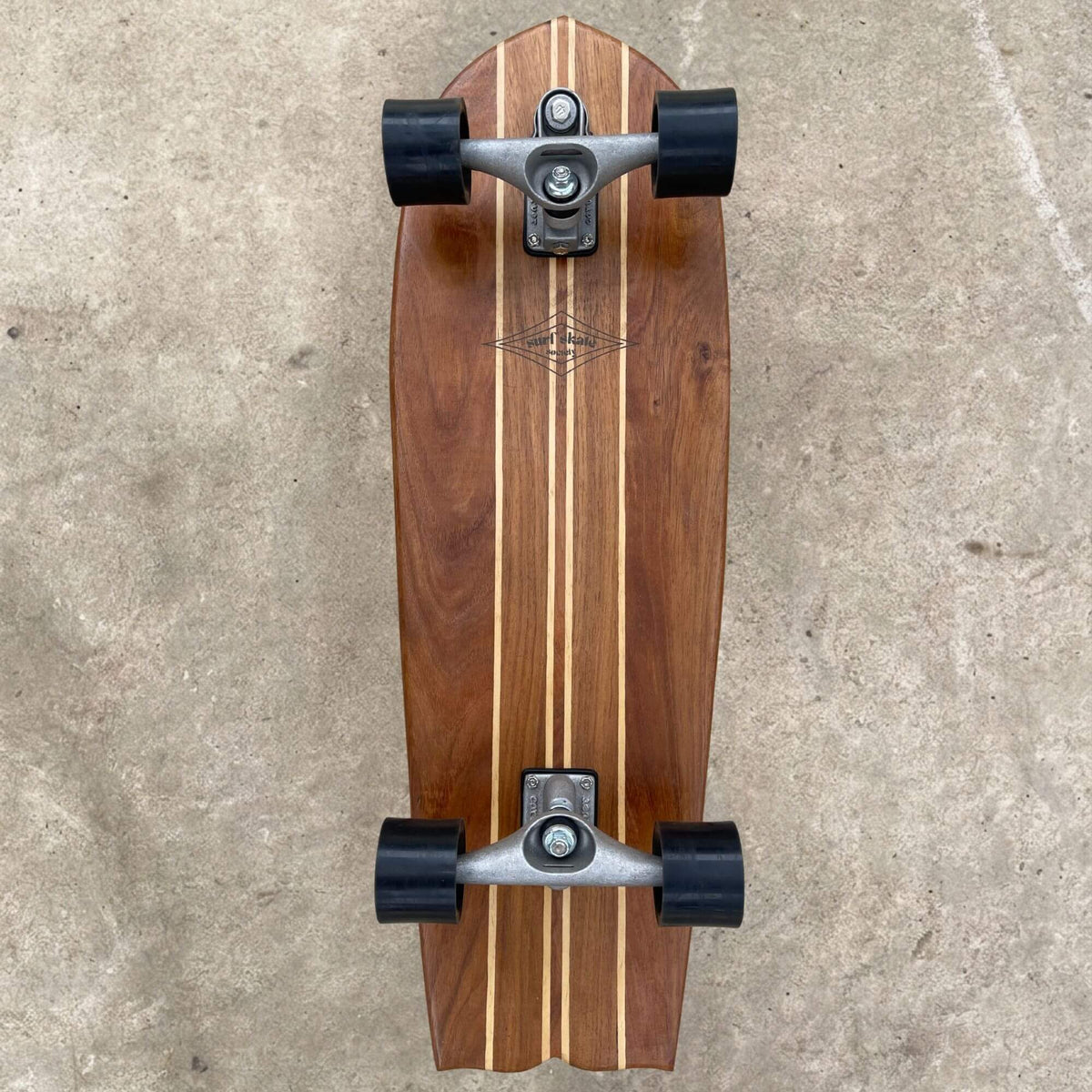 Tabla Única Hecha a Mano – Fishy 32.8” – con/sin Carver C7