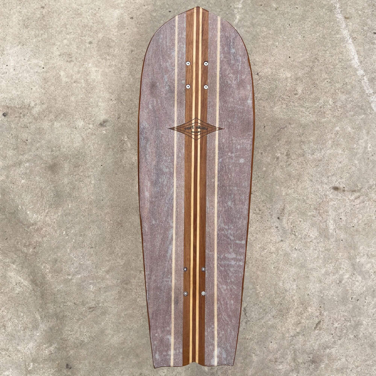 Tabla Única Hecha a Mano – Fishy 32.8” – con/sin Carver C7