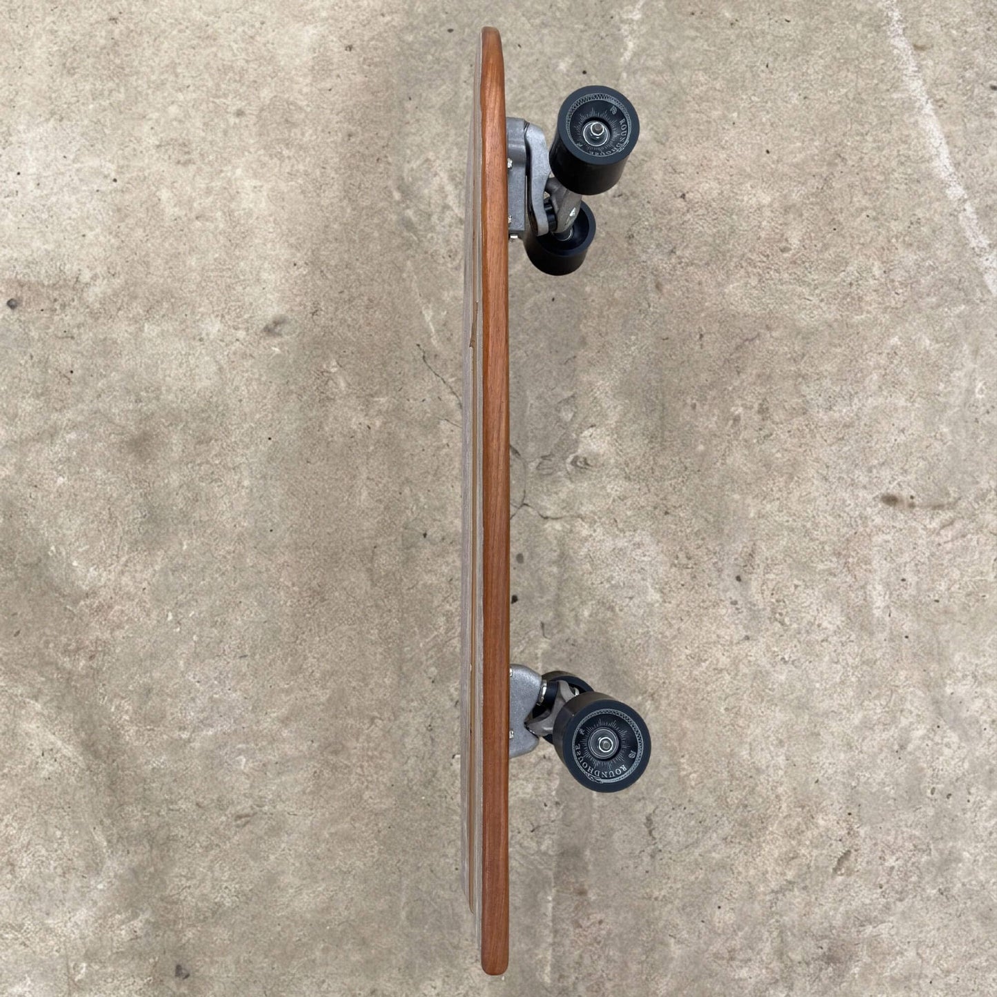 Tabla Única Hecha a Mano – Fishy 32.8” – con/sin Carver C7