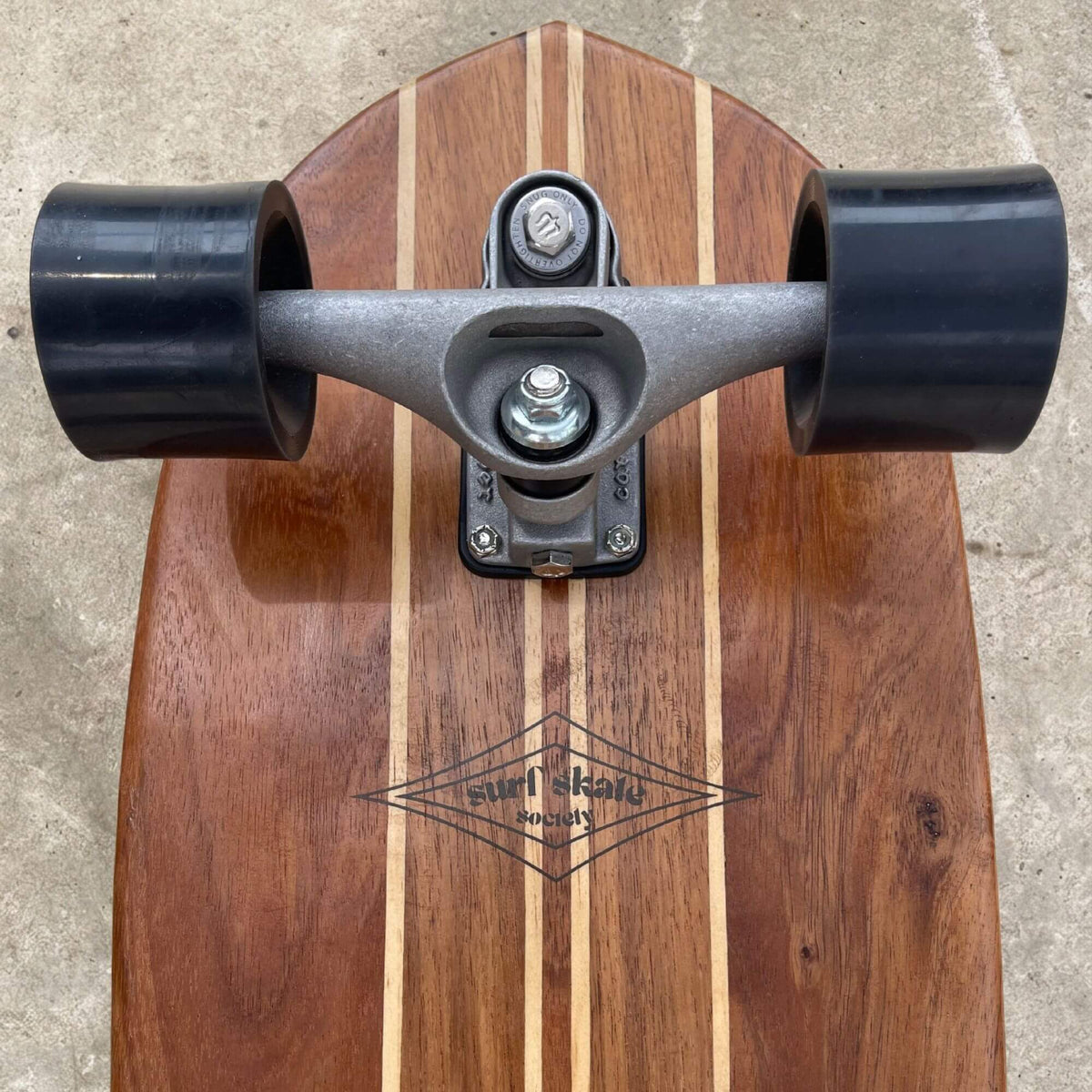 Tabla Única Hecha a Mano – Fishy 32.8” – con/sin Carver C7